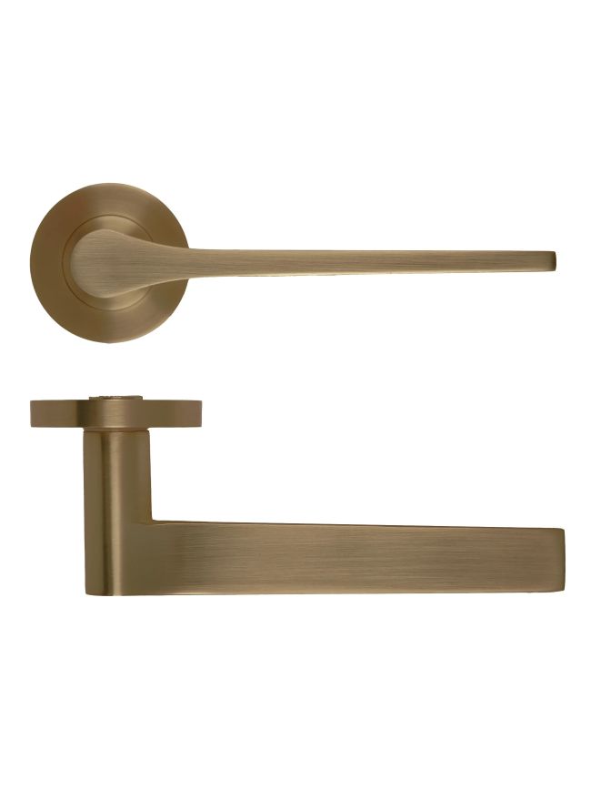 Zoo Hardware Gio Lever On Round Rose - Antique Brass