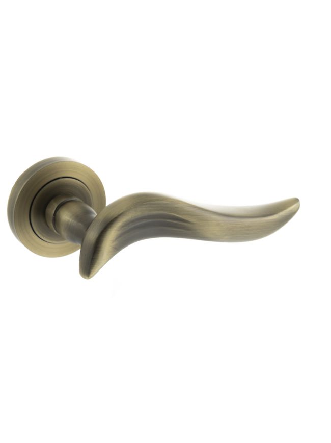 Old English Oxford Lever Door Handle on Round Rose - Matt Antique Brass (Pair)