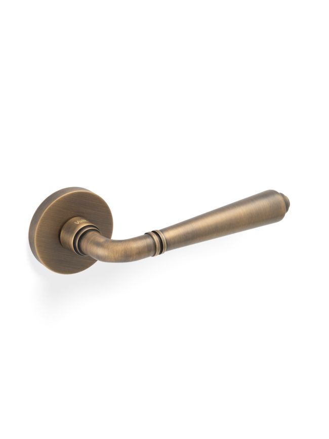 Valli Teseo Lever on Round Rosette - Antique Brass