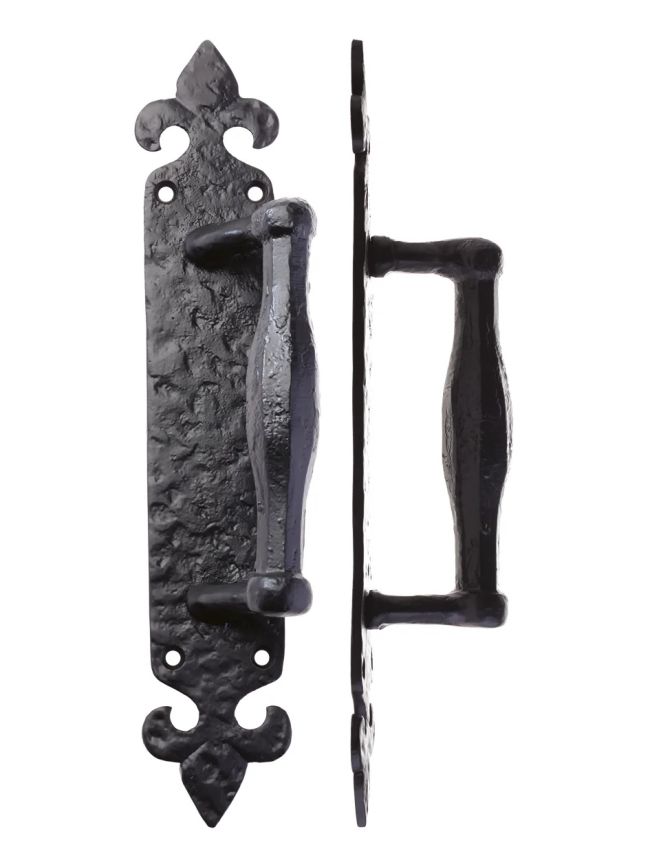 Zoo Hardware Pull Handle on Fleur De Lys Backplate - 10" - Black
