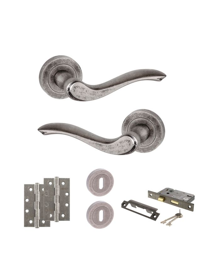 Old English Warwick Door Handle Pack (3 Lever Lock Set - 2.5" CE Sashlock, 4" Slim Knuckle Hinges x2) - Distressed Silver