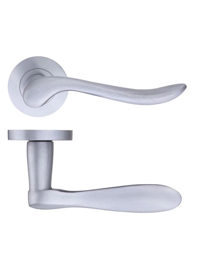 Zoo Hardware Lincoln lever on round rose - Satin Chrome