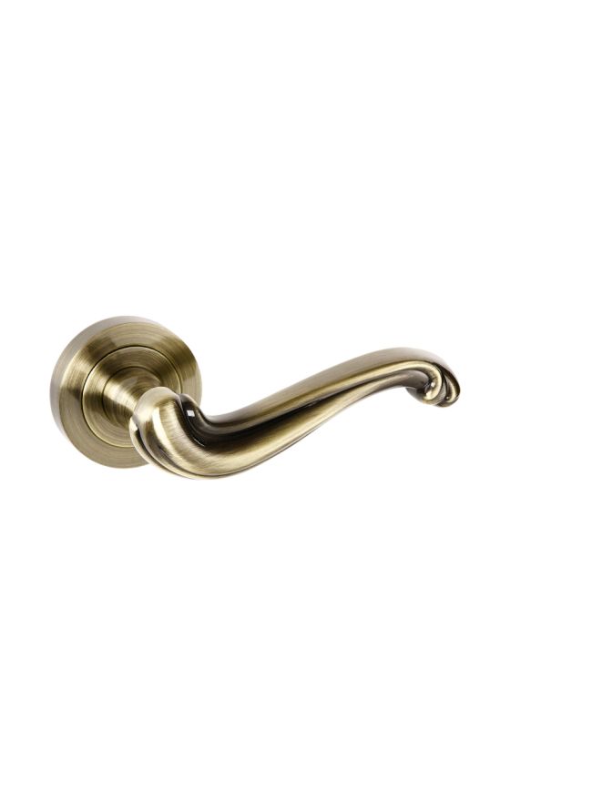 Old English Colchester Lever Door Handle on Round Rose - Antique Brass (Pair)
