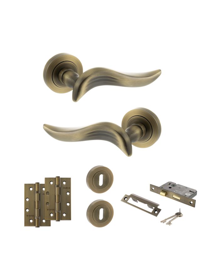 Old English Oxford Door Handle Pack (3 Lever Lock Set - 2.5" CE Sashlock, 4" Slim Knuckle Hinges x2) - Matt Antique Brass