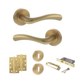 STATUS Texas Door Handle Pack (3 Lever Lock Set - 2.5" CE Sashlock, 4" Slim Knuckle Hinges x2) - Satin Brass