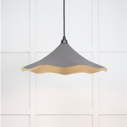 Smooth Brass Flora Pendant in Bluff