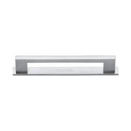 Heritage Brass Cabinet Pull Metro Design with Plate 128mm CTC Satin Chrome Finish