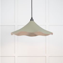 Smooth Nickel Flora Pendant in Tump