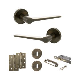 Senza Pari Laviano Door Handle Pack (3 Lever Lock Set - 2.5" CE Sashlock, 4" Slim Knuckle Hinges x2) - Antique Brass