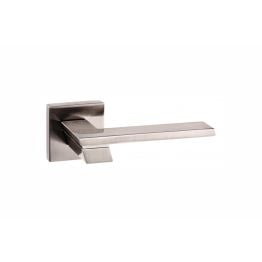 Senza Pari Giovanni Lever Door Handle on Flush Square Rose - Satin Nickel