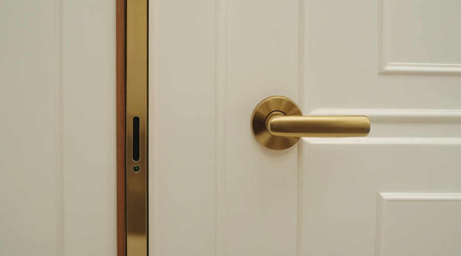 Choosing the Right Door Handle for Modern Interiors