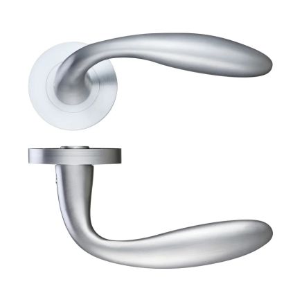 Zoo Hardware Verona lever on round rose - Satin Chrome