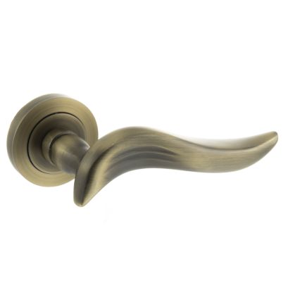 Old English Oxford Lever Door Handle on Round Rose - Matt Antique Brass (Pair)