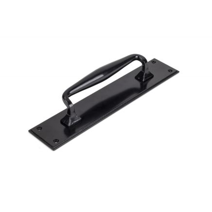 Black Pull Handle on Backplate