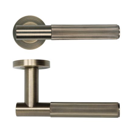 Zoo Hardware Idro Lever on Round Rose - Antique Brass