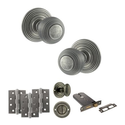 Old English Ripon Door Knob Pack (Lock Set - Horizontal Bathlock, 4" Fire Rated Hinges x3) - Distressed Silver