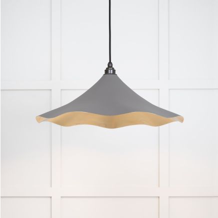 Smooth Brass Flora Pendant in Bluff