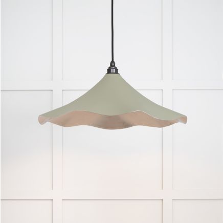 Smooth Nickel Flora Pendant in Tump