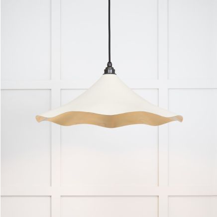 Smooth Brass Flora Pendant in Teasel